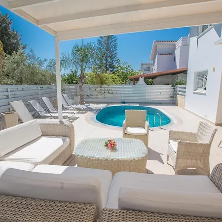 Villa Tv5 *